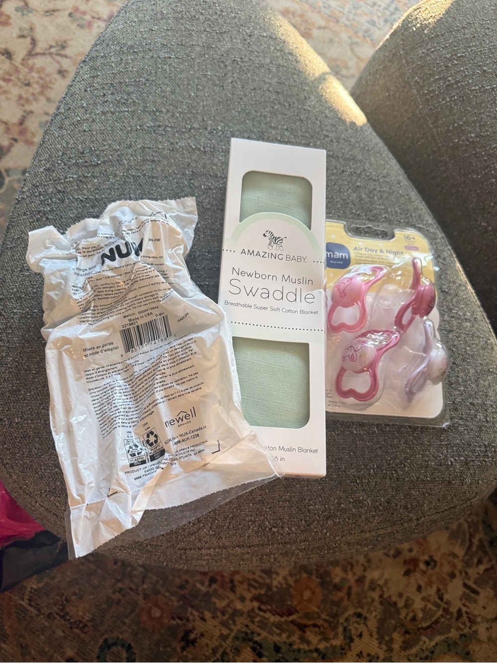 Pacifier Bundle (0-6, 16m) and swaddle